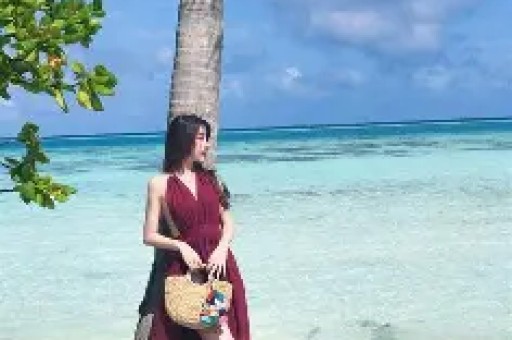关晓彤被内涵潜规则：更可怕的是所有人都在等塌房
